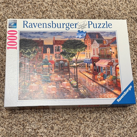 RAVENSBURGER 1000 piece puzzle - Picture 1 of 3